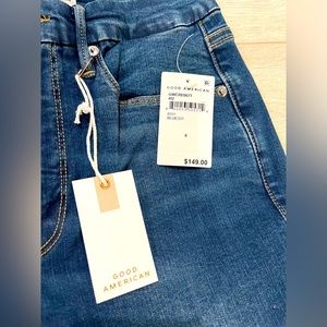 Good American Good Waist Crop- size 6/28.  BRAND NEW/NEVER WORN W/ TAGS.